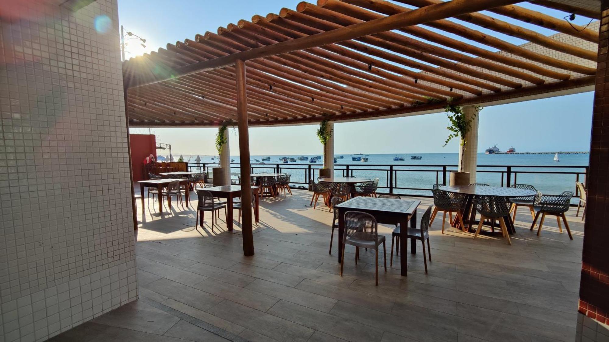 Apartamento Iate Plaza - Calçadão - Frente Mar Flat 205 *