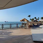 IATE PLAZA - CALÇADÃO - Frente Mar Flat 205